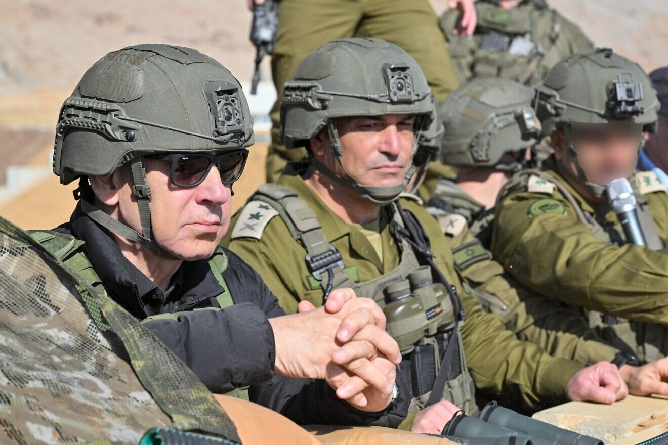 Benjamin Netanyahu, left, and Eyal Zamir visit the Syrian Hermon on Nov. 19, 2025. Photo credit: The Prime Minister's Office.