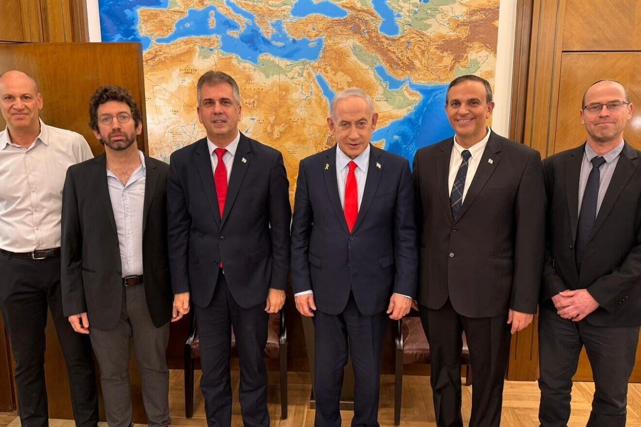 Israeli Prime Minister Benjamin Netanyahu and Energy and Infrastructure Minister Eli Cohen (third from left) announce a record $34 billion natural gas export deal with Egypt in Jerusalem, Dec. 17, 2025. Credit: Prime Minister’s Spokesperson's Office. Israeli Prime Minister Benjamin Netanyahu and Energy and Infrastructure Minister Eli Cohen (third from left) announce a record $34 billion natural gas export deal with Egypt in Jerusalem, Dec. 17, 2025. Credit: Prime Minister’s Spokesperson's Office.