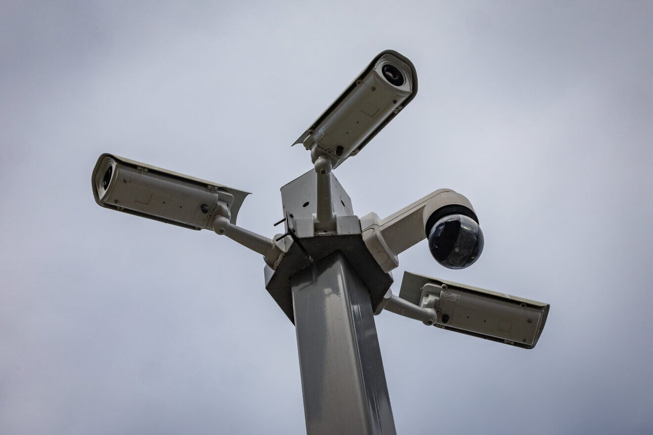 Video shows men saying free Palestine to Dallas rabbi spitting