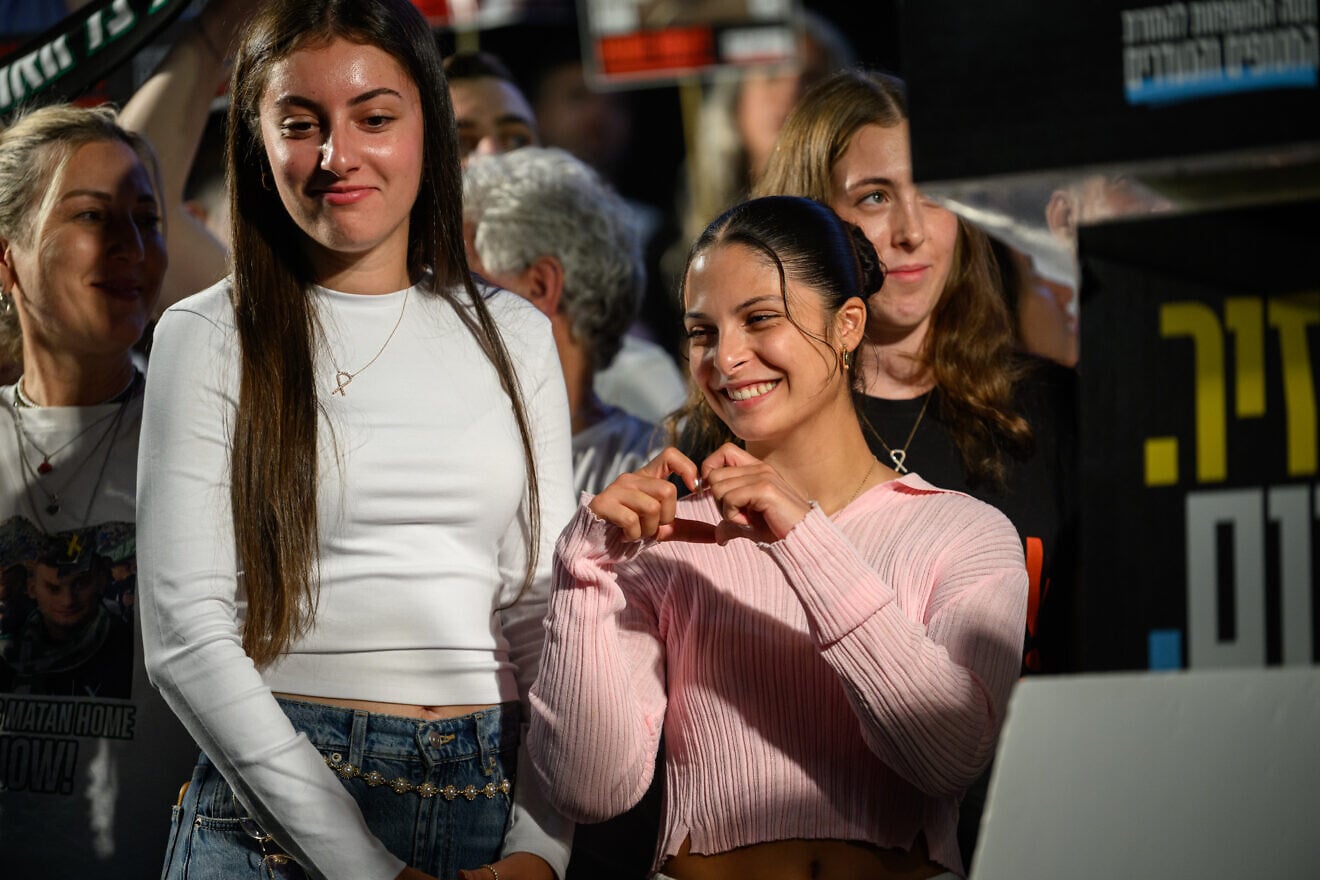 Former Hamas hostage turns ordeal into music