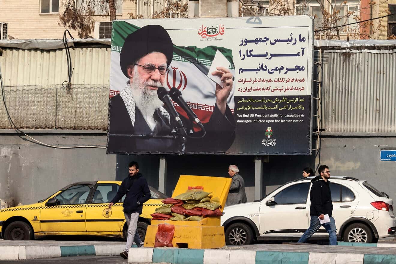 Netanyahu Trump weigh options as Iran warns of decisive blow