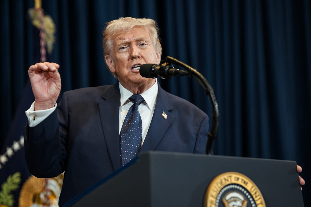 U.S. President Donald Trump visits the El Arepazo Doral restaurant in Miami, March 9, 2026. Credit: Daniel Torok/White House.
