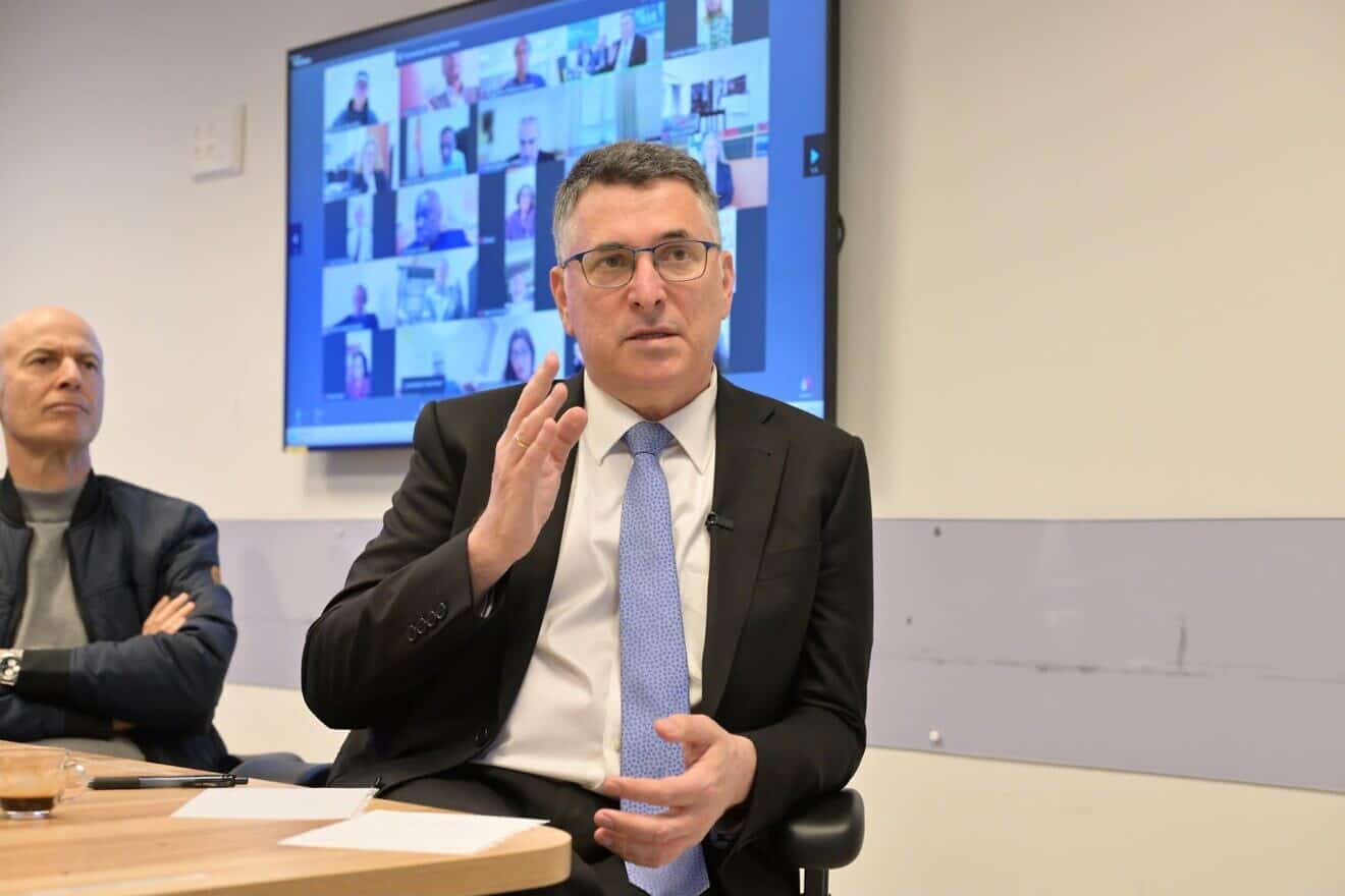 Israeli FM urges countries to sever ties with Iranian regime