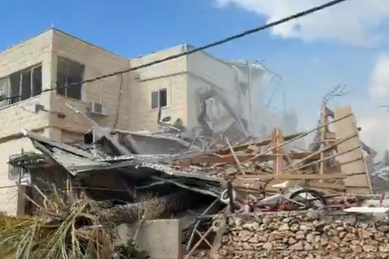 Over 20 wounded by Iranian missile strike near Beit Shemesh A young girl was reportedly one of two people seriously wounded by the direct impact. URL httpswww.jns.orgover-20-wounded-by-iranian-missile-strike-near-beit-shemesh IMG httpsme.jnsi.orguploads202603Screenshot-2026-03-01-141729-1320x880.png